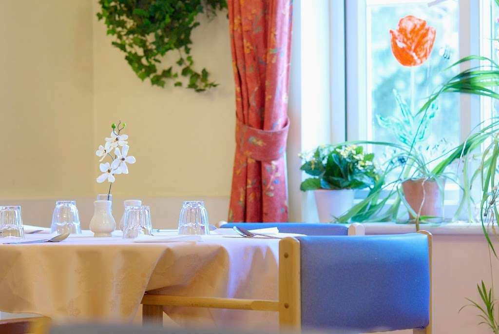 Amberley Lodge Care Home | 86 Downlands Rd, Purley CR8 4JF, UK | Phone: 0333 434 3001