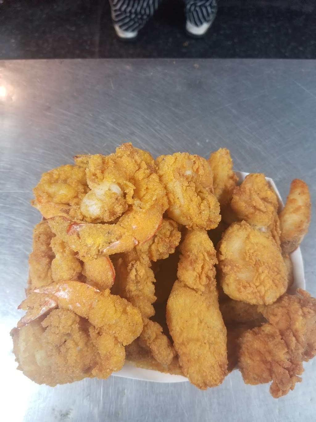 Seafood Haven | 320 Beverly Rancocas Rd, Willingboro, NJ 08046 | Phone: (609) 877-1010