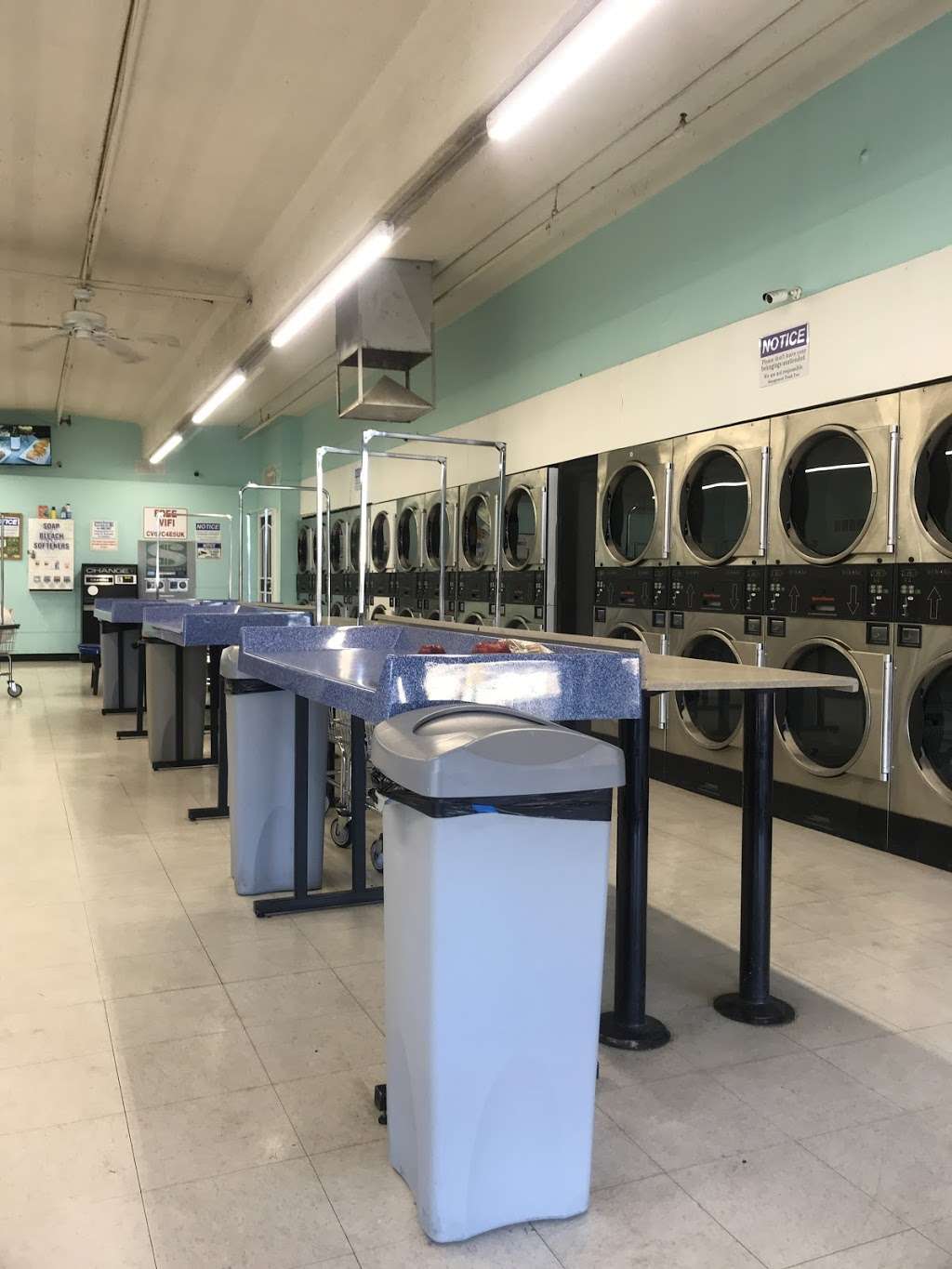 Wingfoot Laundromat | 629 E Chandler Blvd #11, Chandler, AZ 85225 | Phone: (602) 888-1692