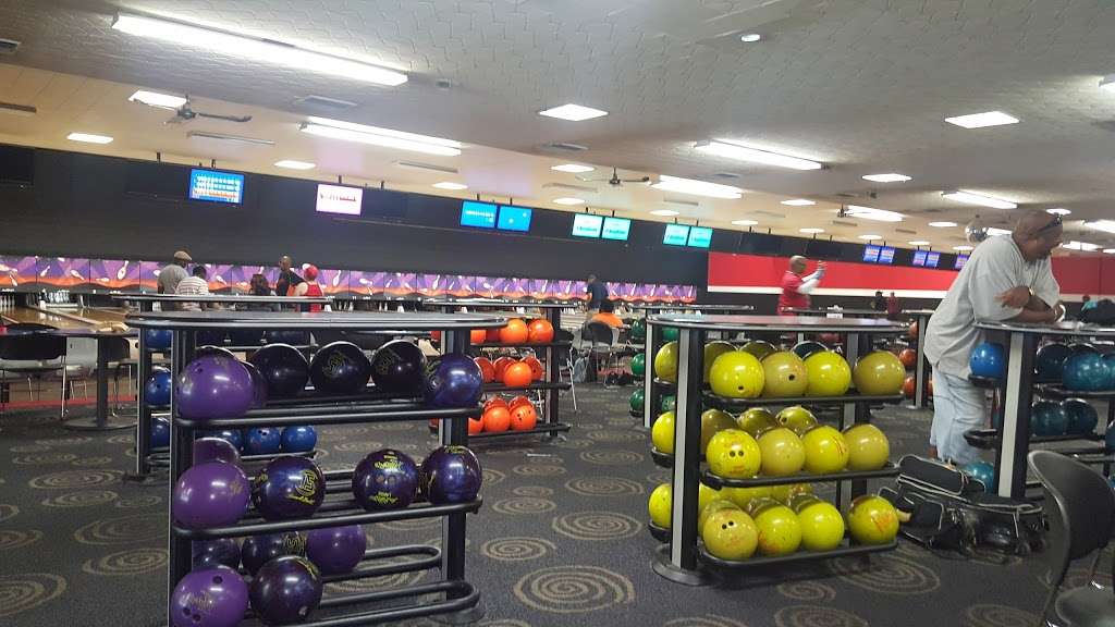 AMF Woodlawn Lanes | 6410 Security Blvd, Baltimore, MD 21207 | Phone: (410) 944-6000