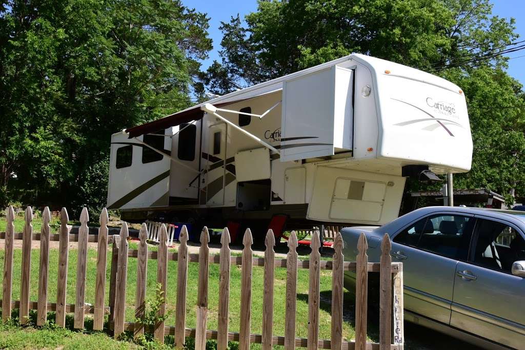 Cedar Ridge RV Park | 2323 Cedar Rock Dr, Dallas, TX 75241, USA | Phone: (214) 371-9818