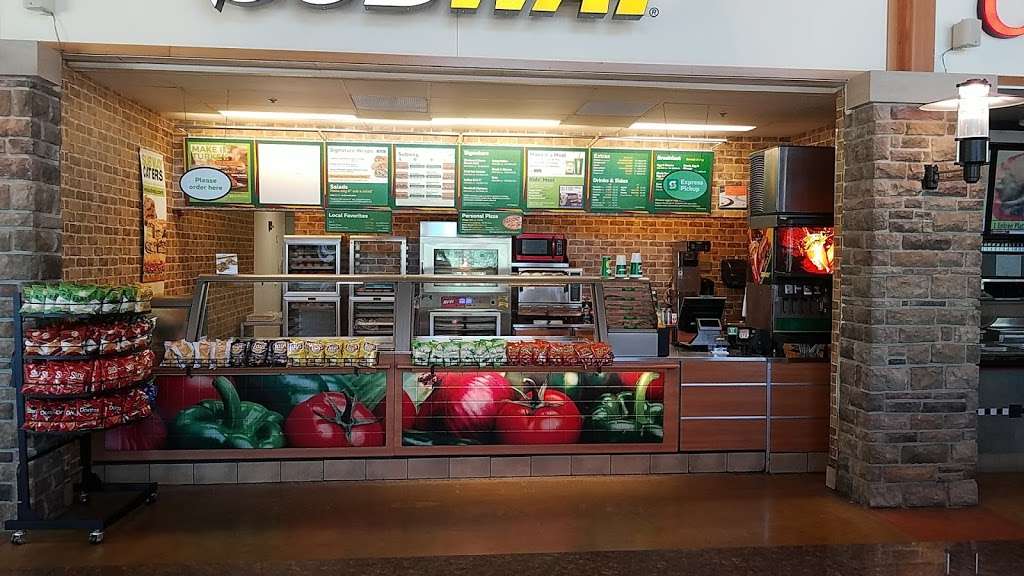 Subway Restaurants | 11211 120th Ave, Pleasant Prairie, WI 53158, USA | Phone: (262) 857-6094