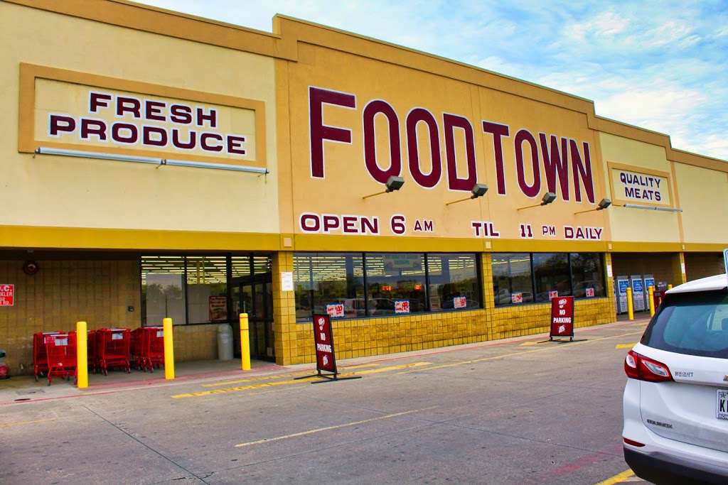 Food Town | 3002 W Baker Rd, Baytown, TX 77521, USA | Phone: (281) 424-2592