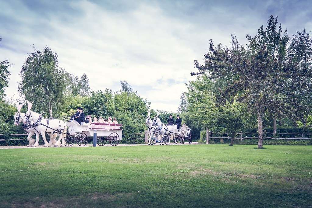 White Horse Farm Carriages | White Horse Farm, White Horse Lane, Harvel, Meopham, Gravesend DA13 0UE, UK | Phone: 07711 033064