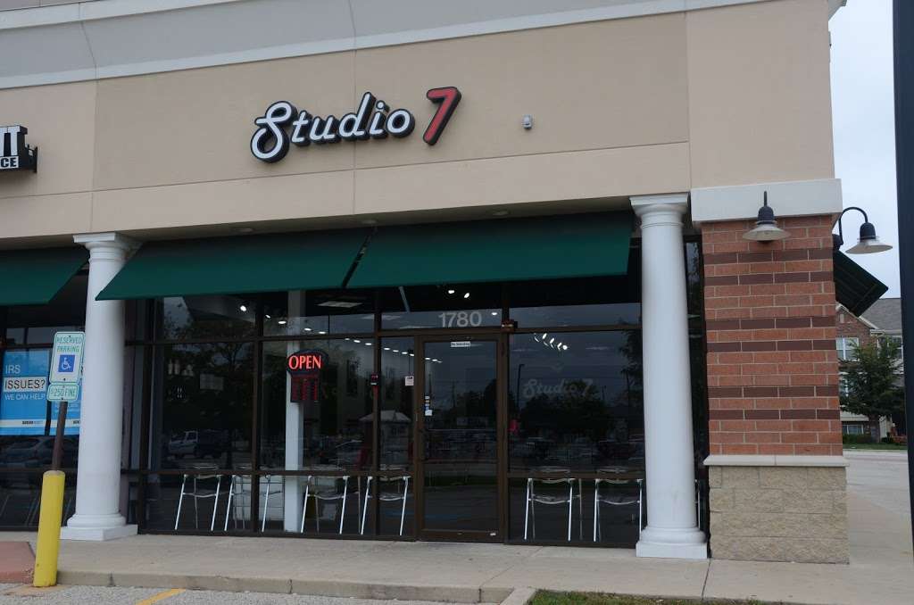 Studio 7 Hair Salon | 1780 Lake St, Hanover Park, IL 60133, USA | Phone: (630) 372-3990