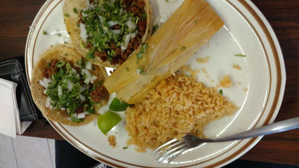 Burritos Jalisco Mexican restaurant | 508 N Halleck St, De Motte, IN 46310 | Phone: (219) 987-4287