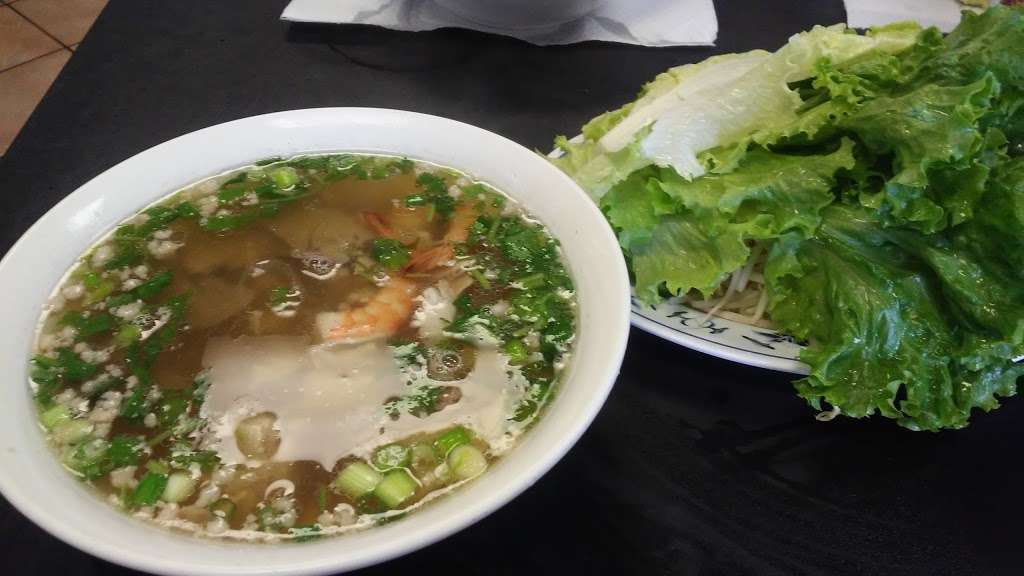 Pho Hu Tieu Nam Vang | 1517 Gears Rd E, Houston, TX 77067, USA | Phone: (281) 875-0399