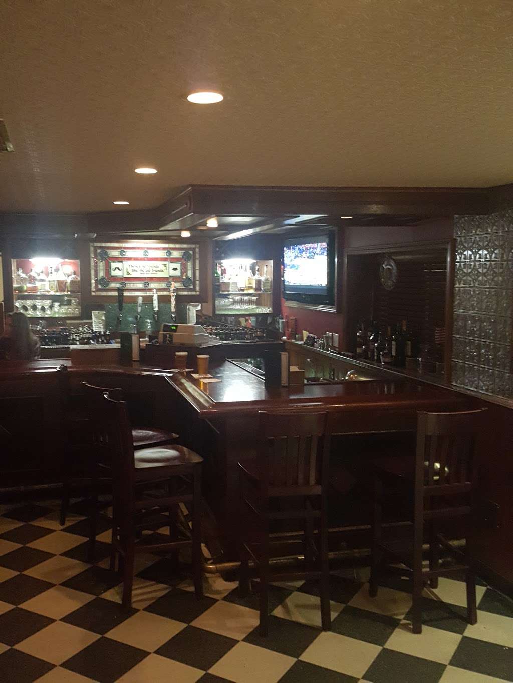 Murphys Tavern | 17 Ward Ln, Rumson, NJ 07760, USA | Phone: (732) 842-1600