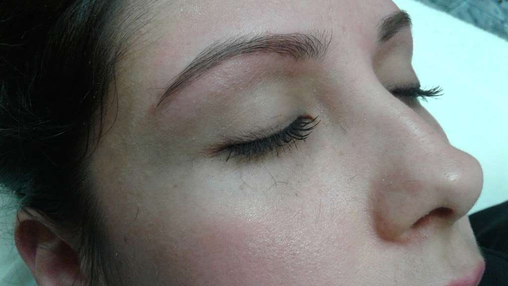 roseetas eyebrow threading | 14050 Cherry Ave suite F, Fontana, CA 92337, USA | Phone: (909) 844-8086