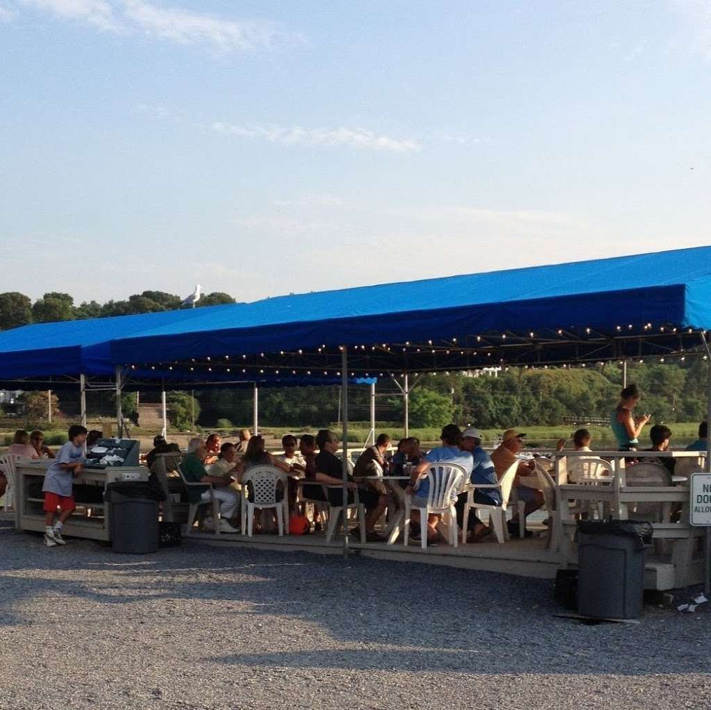 The Clam Bar at Bridge Marine | 40 Ludlam Ave, Bayville, NY 11709, USA | Phone: (516) 628-8688