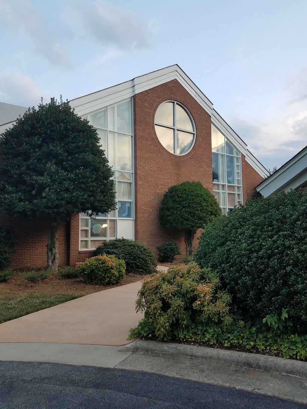 Guilford College United Methodist | 1205 Fleming Rd, Greensboro, NC 27410, USA | Phone: (336) 292-5833