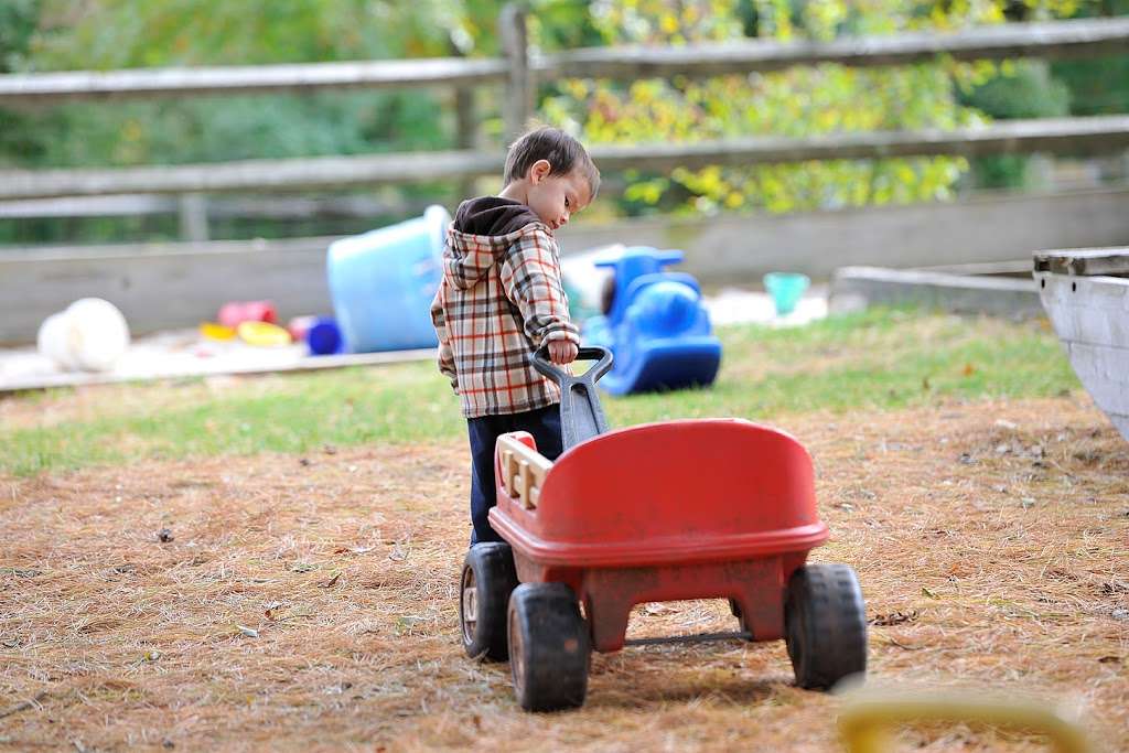 Acorn Montessori School | 1222 NJ-31, Lebanon, NJ 08833, USA | Phone: (908) 730-8986