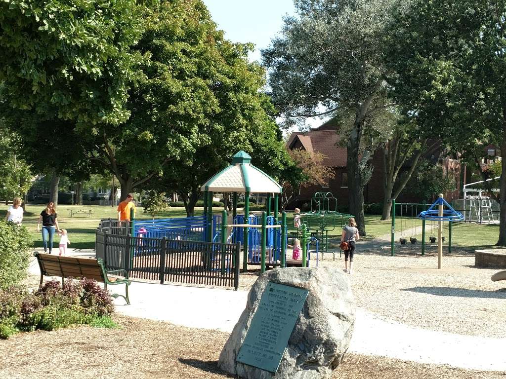 Recreation Park | 500 E Miner St, Arlington Heights, IL 60004 | Phone: (847) 577-3040