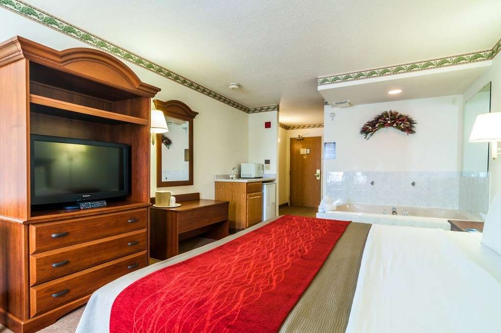 Comfort Inn & Suites | 1555 E Fabyan Pkwy, Geneva, IL 60134, USA | Phone: (630) 208-8811