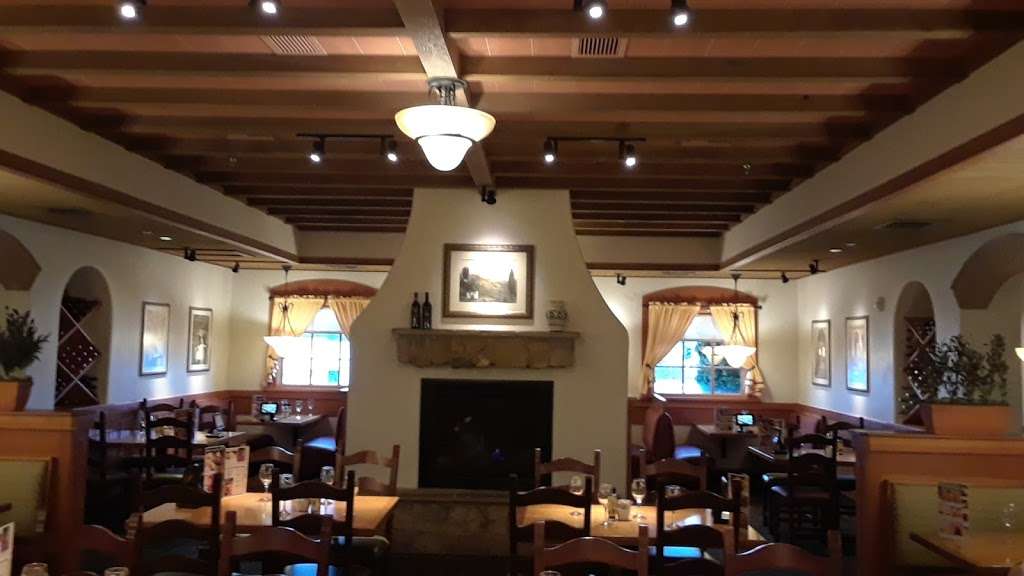 Olive Garden Italian Restaurant | 3451 Shoppers Dr, McHenry, IL 60050, USA | Phone: (815) 344-6228