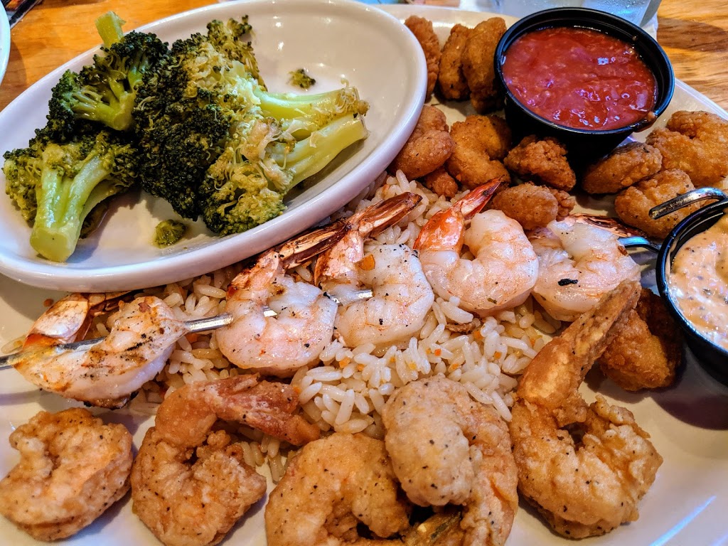 Logans Roadhouse | 3720 Stone Creek Blvd, Cincinnati, OH 45251, USA | Phone: (513) 923-3700