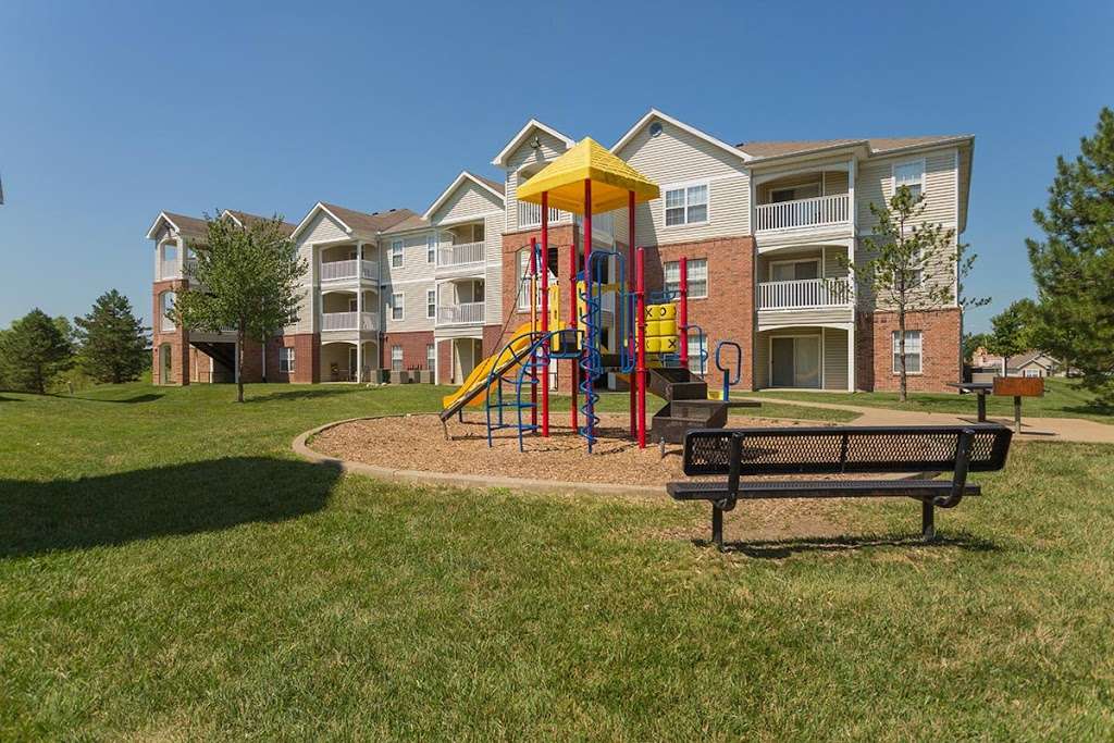 North Oak Crossing Apartments | 9400 N Oak Trafficway, Kansas City, MO 64155, USA | Phone: (816) 844-6050