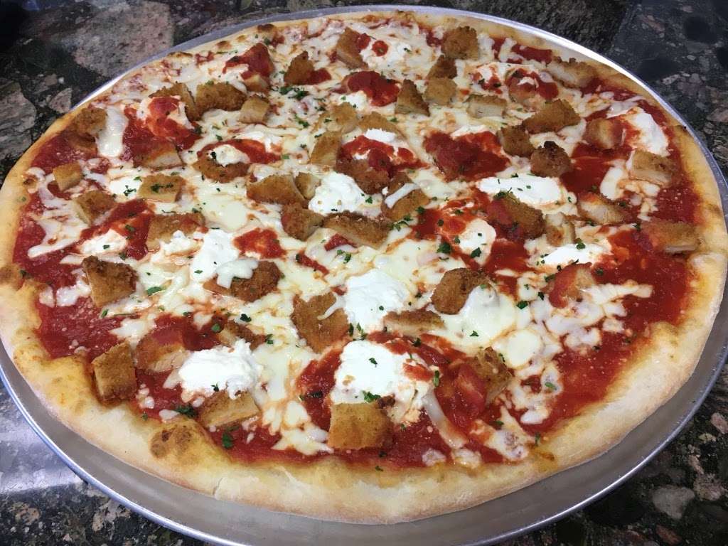 Lucias Pizza & Restaurant | 176 US-202, Ringoes, NJ 08551 | Phone: (908) 824-7077