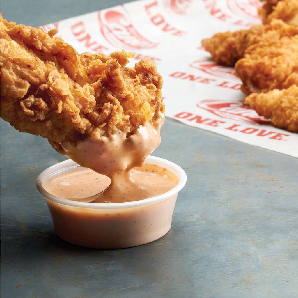 Raising Canes Chicken Fingers | 15231 Wallisville Rd, Houston, TX 77049, USA | Phone: (281) 459-9647