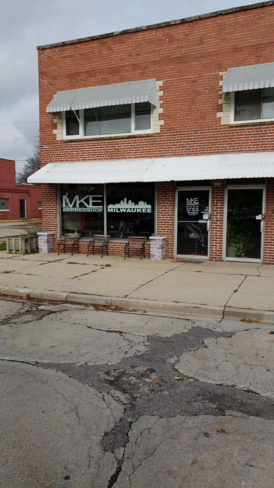 MKE Barber Shop | 2016 W Howard Ave, Milwaukee, WI 53221, USA