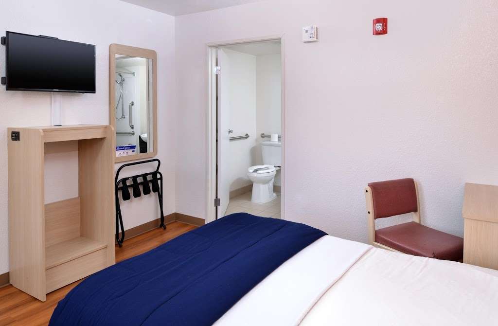 Americas Best Value Inn Anderson, IN | 5810 S Scatterfield Rd, Anderson, IN 46013, USA | Phone: (765) 642-4384