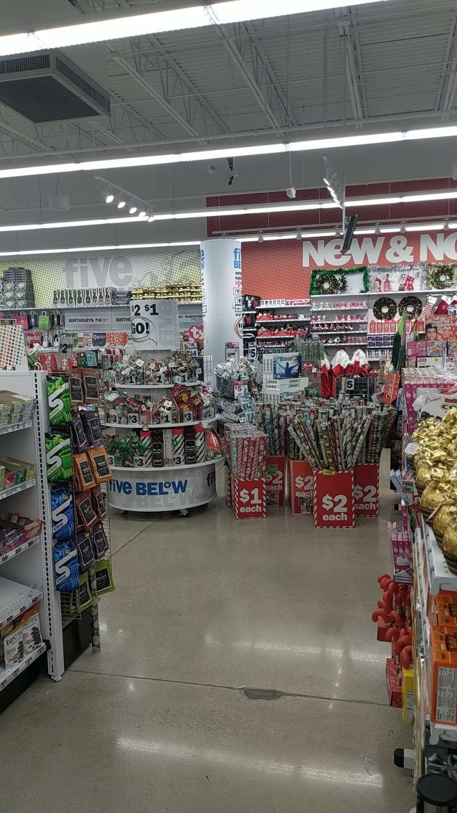 Five Below | 3027 S Cicero Ave, Cicero, IL 60804, USA | Phone: (708) 222-6680