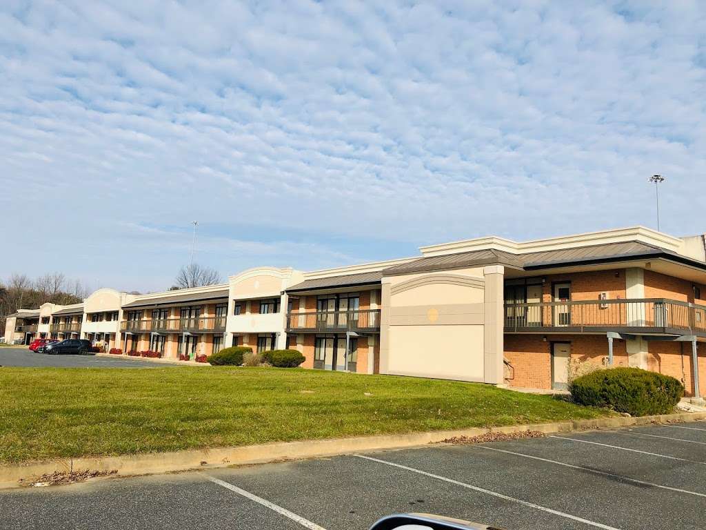 Days Inn by Wyndham Perryville - 61 Heather Ln, Perryville, MD 21903 ...