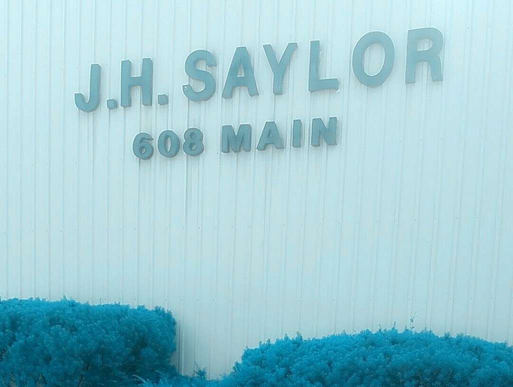 J H Saylor Co | 608 S Main St, Burnettsville, IN 47926, USA | Phone: (574) 826-4195