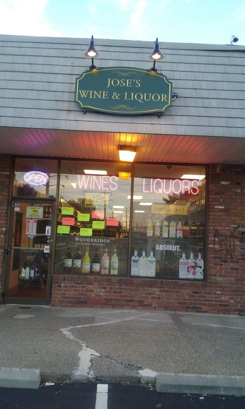 Joses Wines & Liquors INC. | 488 Kings Hwy, Valley Cottage, NY 10989, USA | Phone: (845) 767-4077