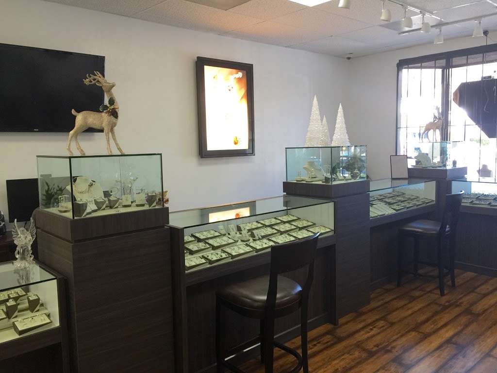 Upland Jewelry Mart | 1655 North Mountain Avenue 114, Upland, CA 91784 | Phone: (909) 985-0002