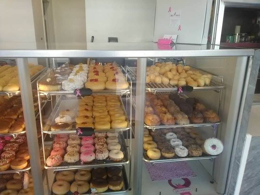Ms. Anns Donuts & Cafe | 100 E Century Blvd #4710, Los Angeles, CA 90003, USA | Phone: (323) 696-9499