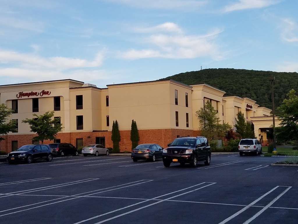 Hampton Inn Harriman Woodbury | 60 Centre Dr, Central Valley, NY 10917 | Phone: (845) 782-9600