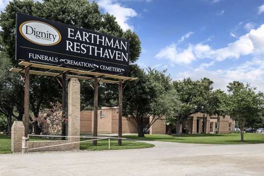Earthman Resthaven Funeral Home | 13102 North Fwy, Houston, TX 77060 | Phone: (281) 443-0063