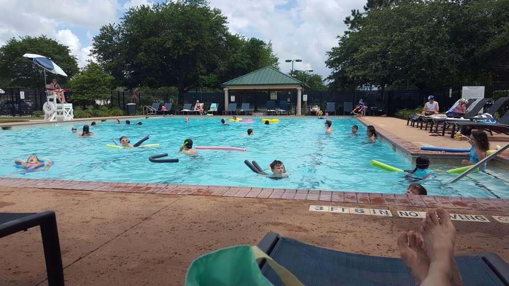 Brittany Lakes park & pool | 2112 Brittany Lakes Dr, League City, TX 77573, USA | Phone: (281) 343-9178