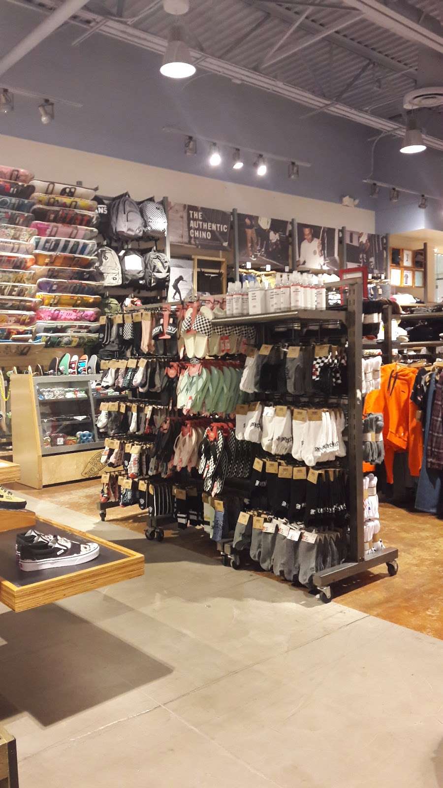 vans store in town east mall