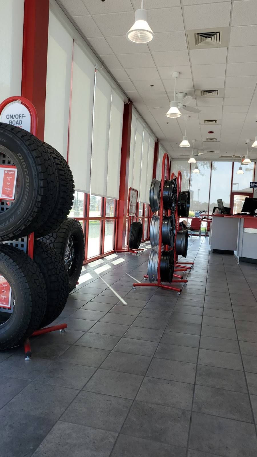 Discount Tire | 7236 W 21st St, Wichita, KS 67205, USA | Phone: (316) 347-2590