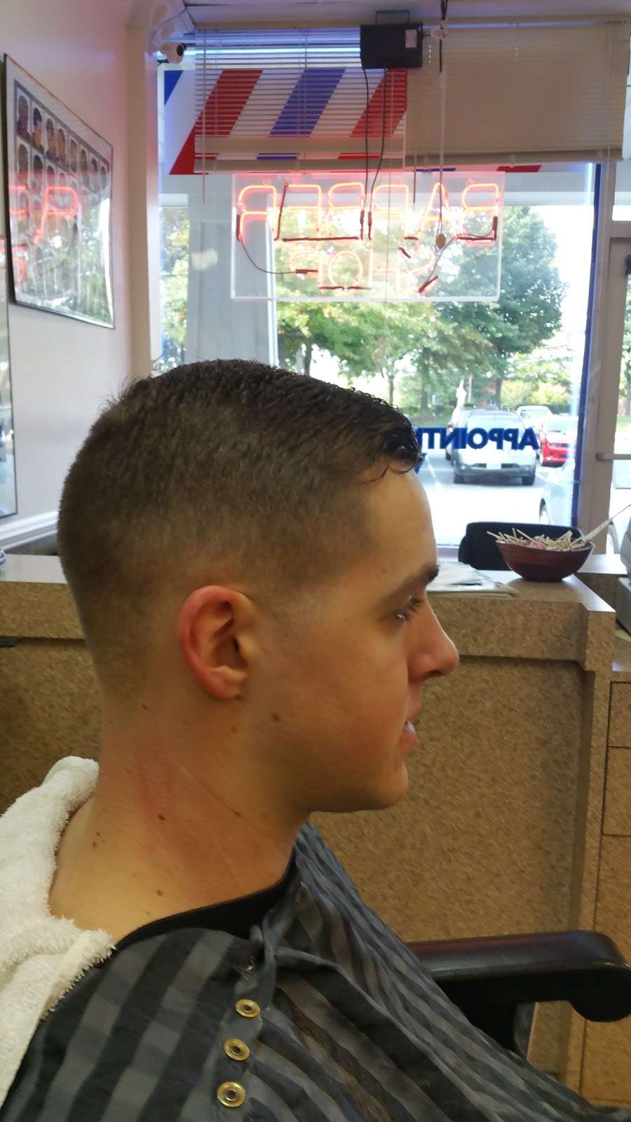 Cascades Barbershop | 21950 Cascades Pkwy #150, Sterling, VA 20164 | Phone: (703) 421-8744