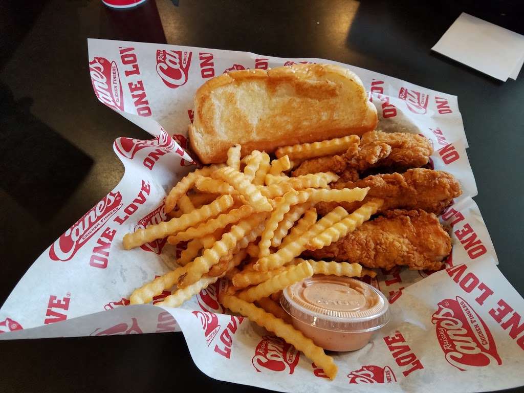 Raising Canes Chicken Fingers | 4655 W Charleston Blvd, Las Vegas, NV 89102, USA | Phone: (702) 294-2263