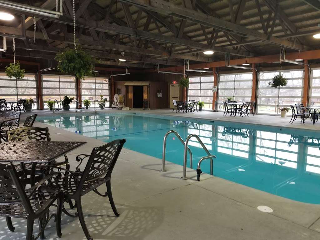 Brown County Inn | 51 State Rd 46, Nashville, IN 47448, USA | Phone: (800) 772-5249