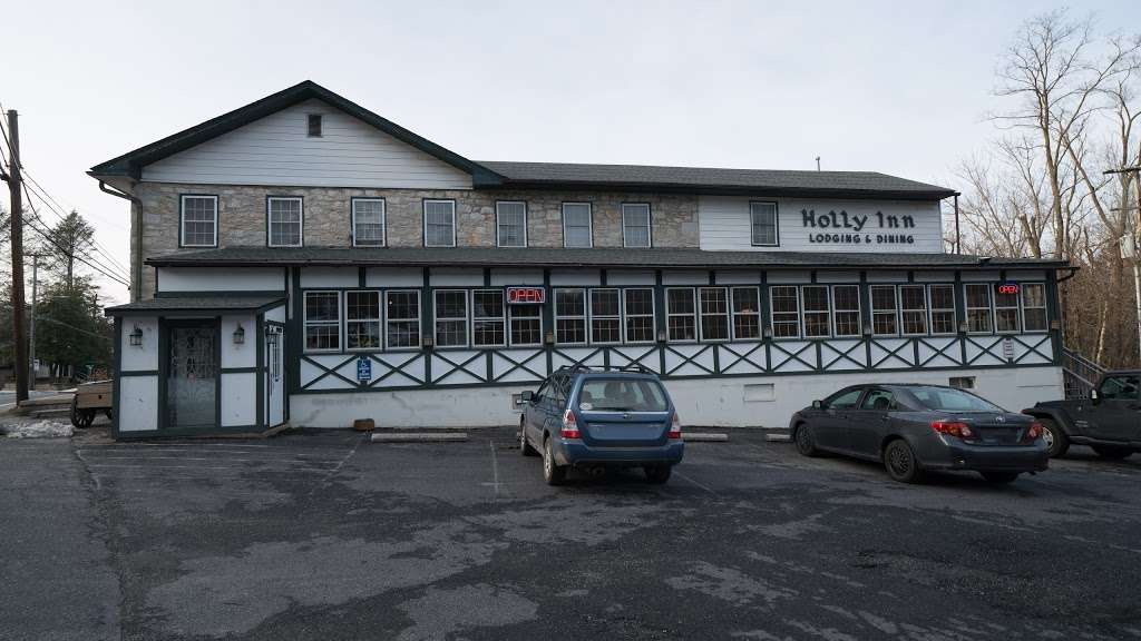 Holly Inn | 31 S Baltimore Ave, Mt Holly Springs, PA 17065, USA | Phone: (717) 486-3823