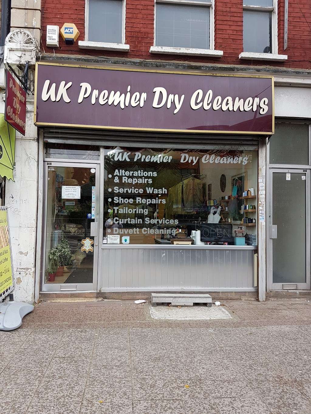 UK Premier Dry Cleaners | 5 Stile Hall Parade, London W4 3AG, UK | Phone: 020 3249 2005