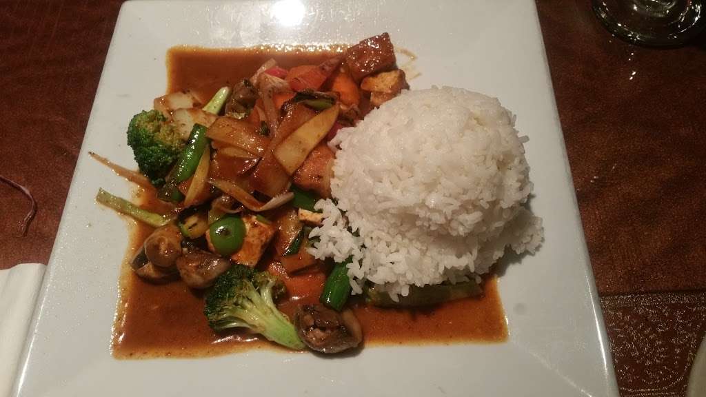 Thai Basil Bistro | 305 2nd Ave, Collegeville, PA 19426 | Phone: (610) 489-3633