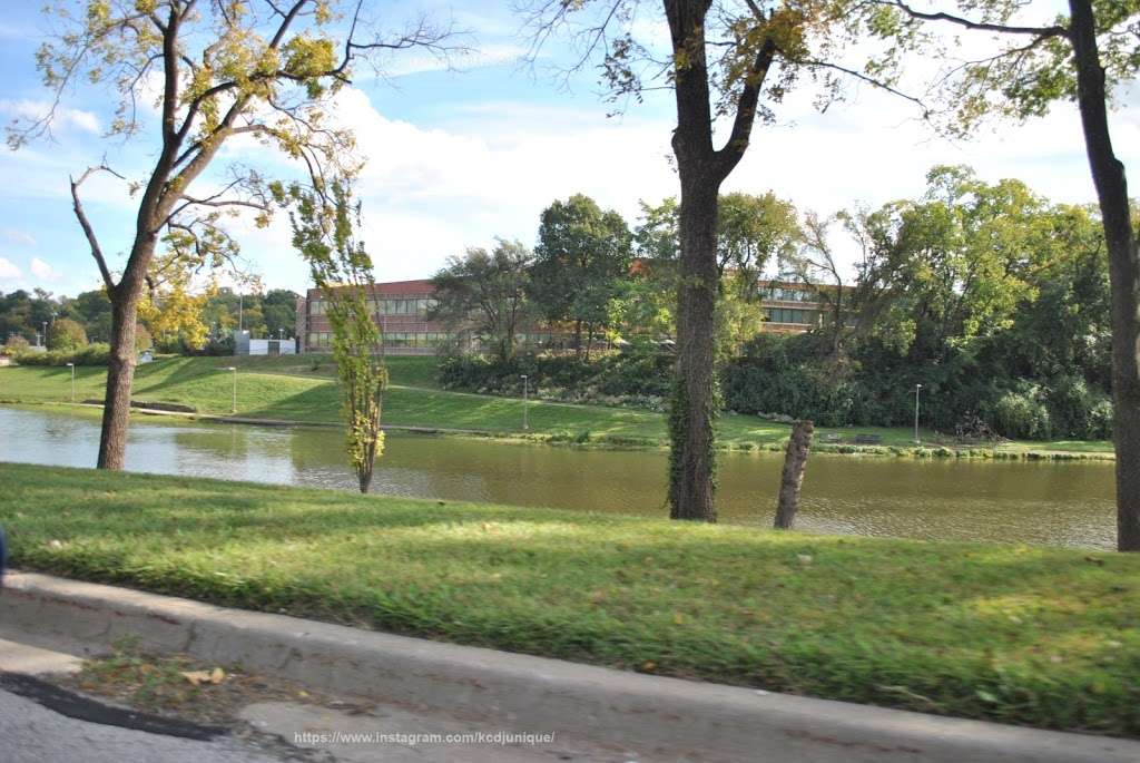 Brush Creek Greenway Park | 4084-4200 Blue Pkwy, Kansas City, MO 64130