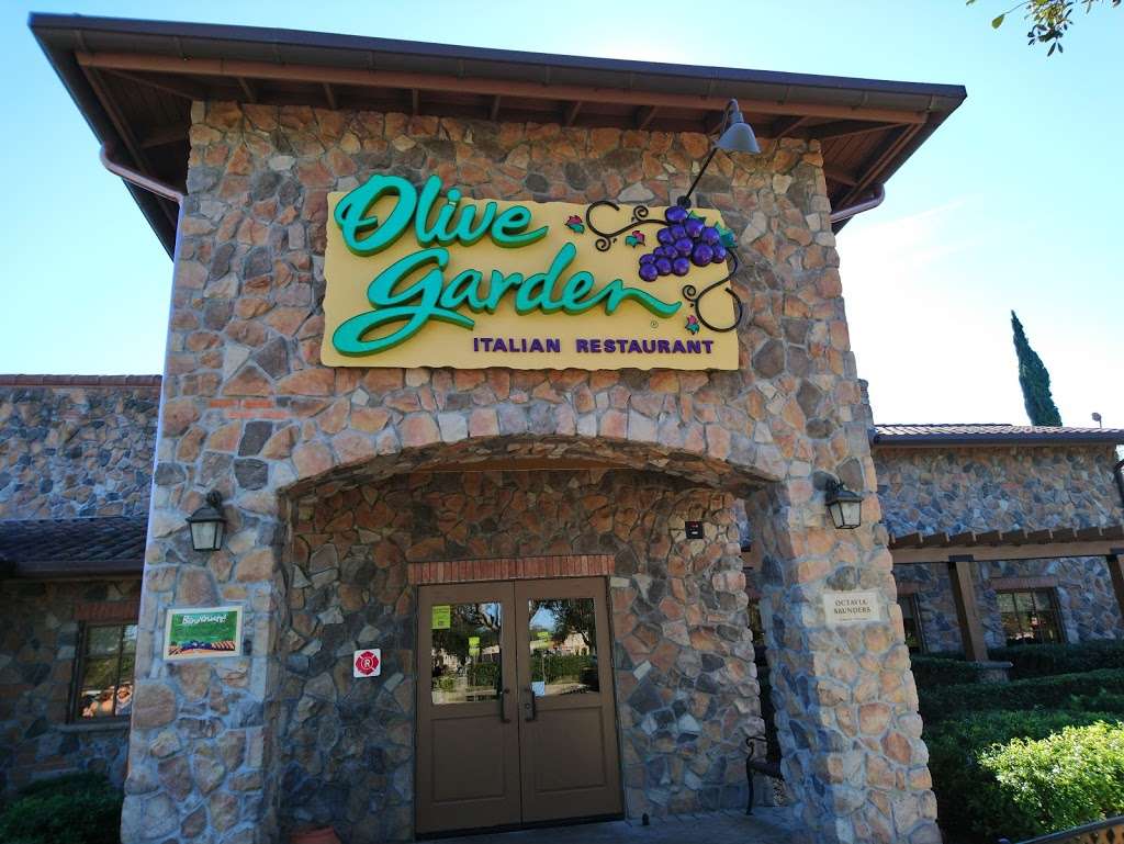 Olive Garden Italian Restaurant | 8136 W Irlo Bronson Memorial Hwy, Kissimmee, FL 34747, USA | Phone: (407) 396-2560