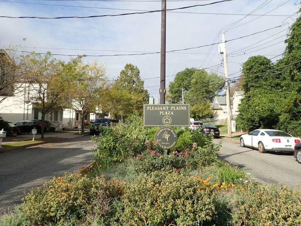 Pleasant Plains Plaza Amboy and, Bloomingdale Rd, Staten Island, NY