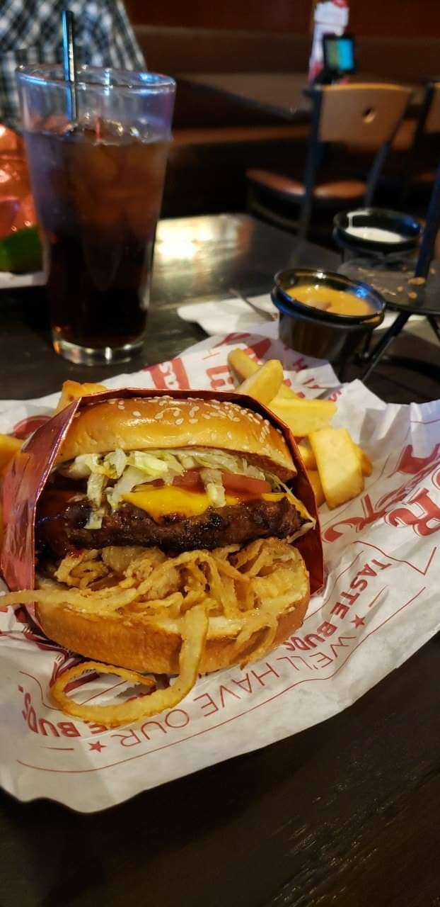 Red Robin Gourmet Burgers and Brews | 1875 Airport Rd, Allentown, PA 18109, USA | Phone: (610) 266-1776