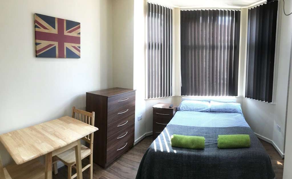 Studios Flats Willesden Green | 40 Balmoral Rd, Willesden Green, London NW2 5BG, UK | Phone: 020 8453 6203