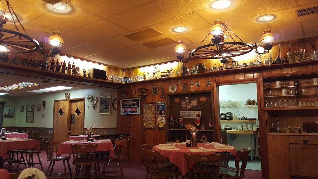 Hofbrauhaus Restaurant | 135 W King St, Abbottstown, PA 17301, USA | Phone: (717) 259-9641