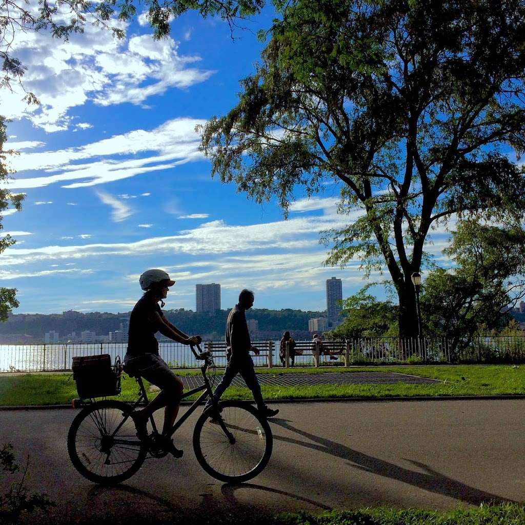 West 87th Street Dog Run | Hudson River Greenway, New York, NY 10024, USA