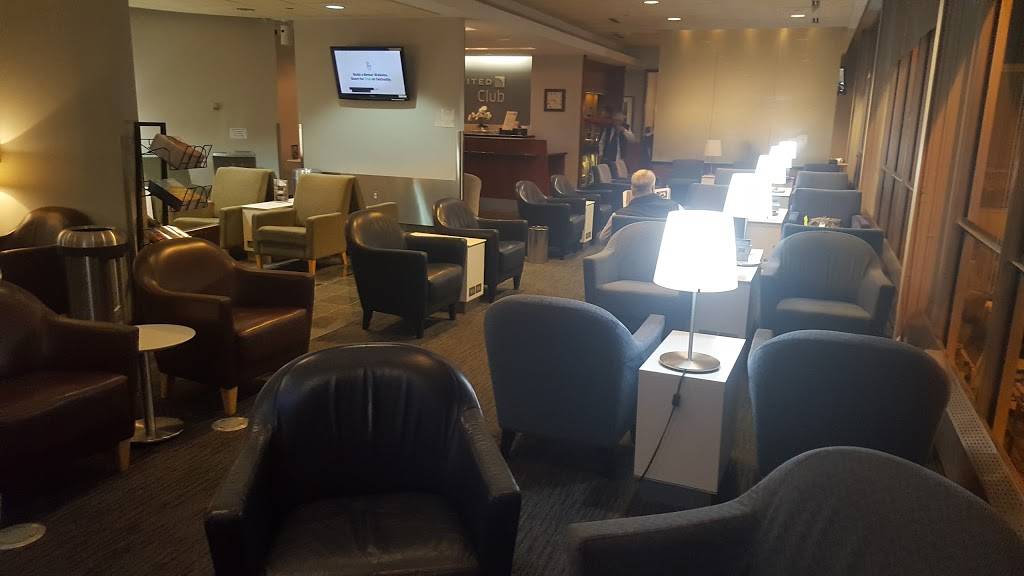 United Club Lounge | 4300 Glumack Dr, St Paul, MN 55111, USA | Phone: (800) 864-8331